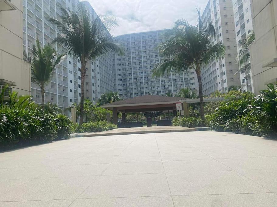 Shore 1 & 3 Residences Moa 1Br With Balcony By Darpm Manila Exterior photo
